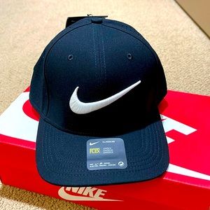 Nike Unisex Hat. Black. New with tags